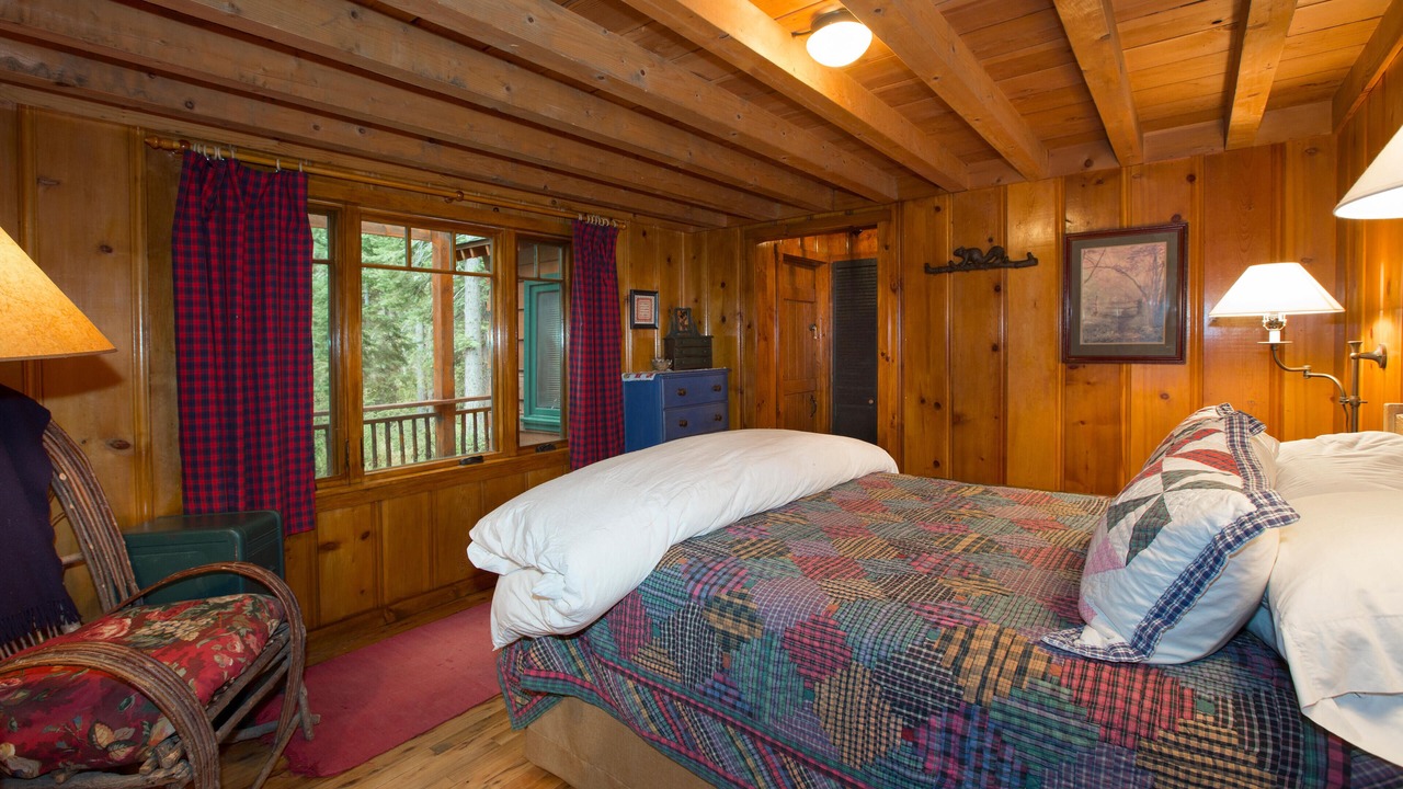 Photo of Bedroom in Pineland
