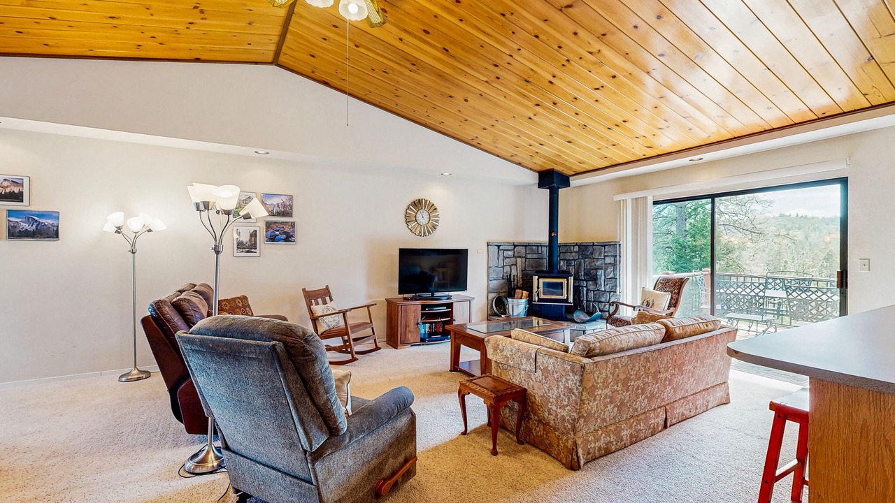 Photo of Livingroom in Groveland