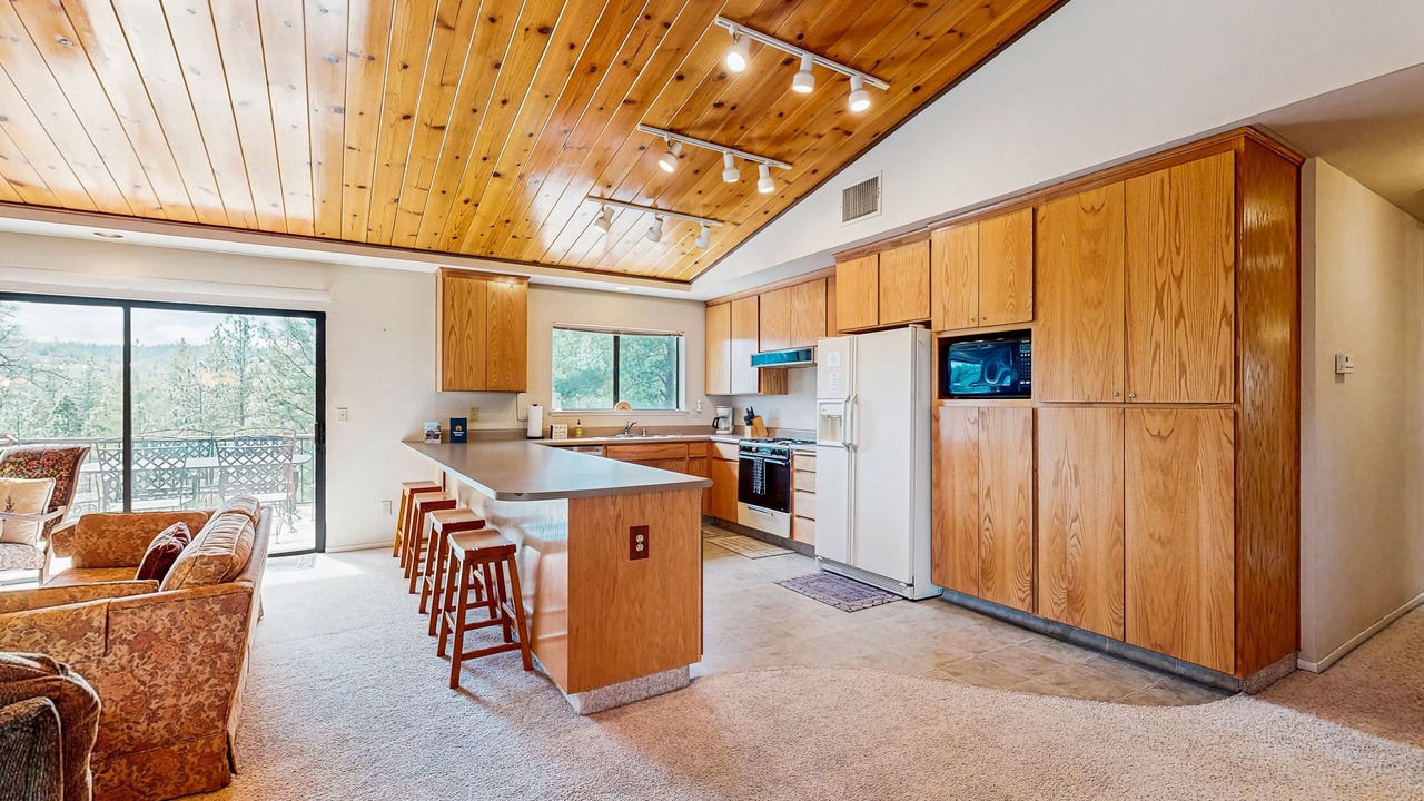 Photo of Kitchen in Groveland