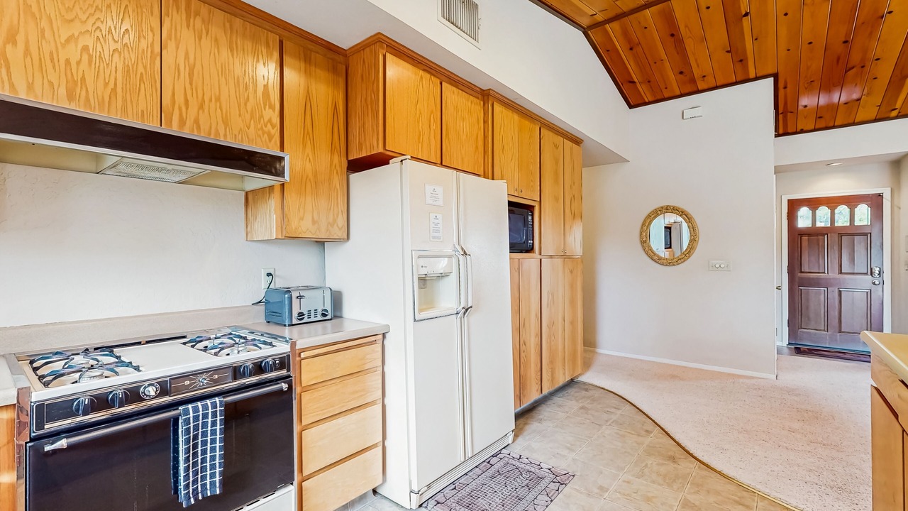 Photo of Kitchen in Groveland