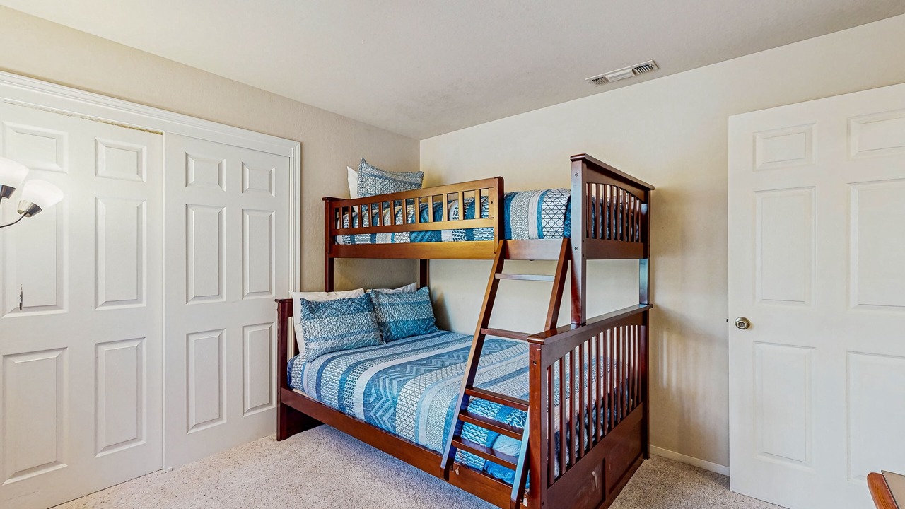 Photo of Bedroom in Groveland