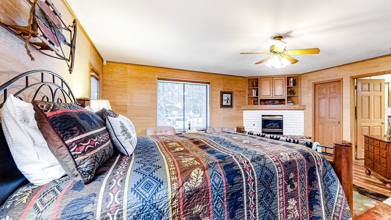 Photo of Bedroom in Tahoe Pines