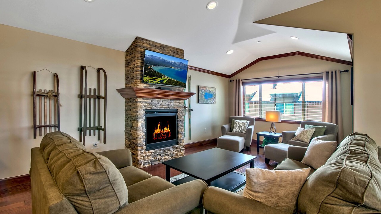 Photo of Livingroom in Tahoe Meadows