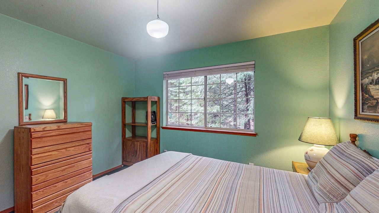Photo of Bedroom in Shaver Lake