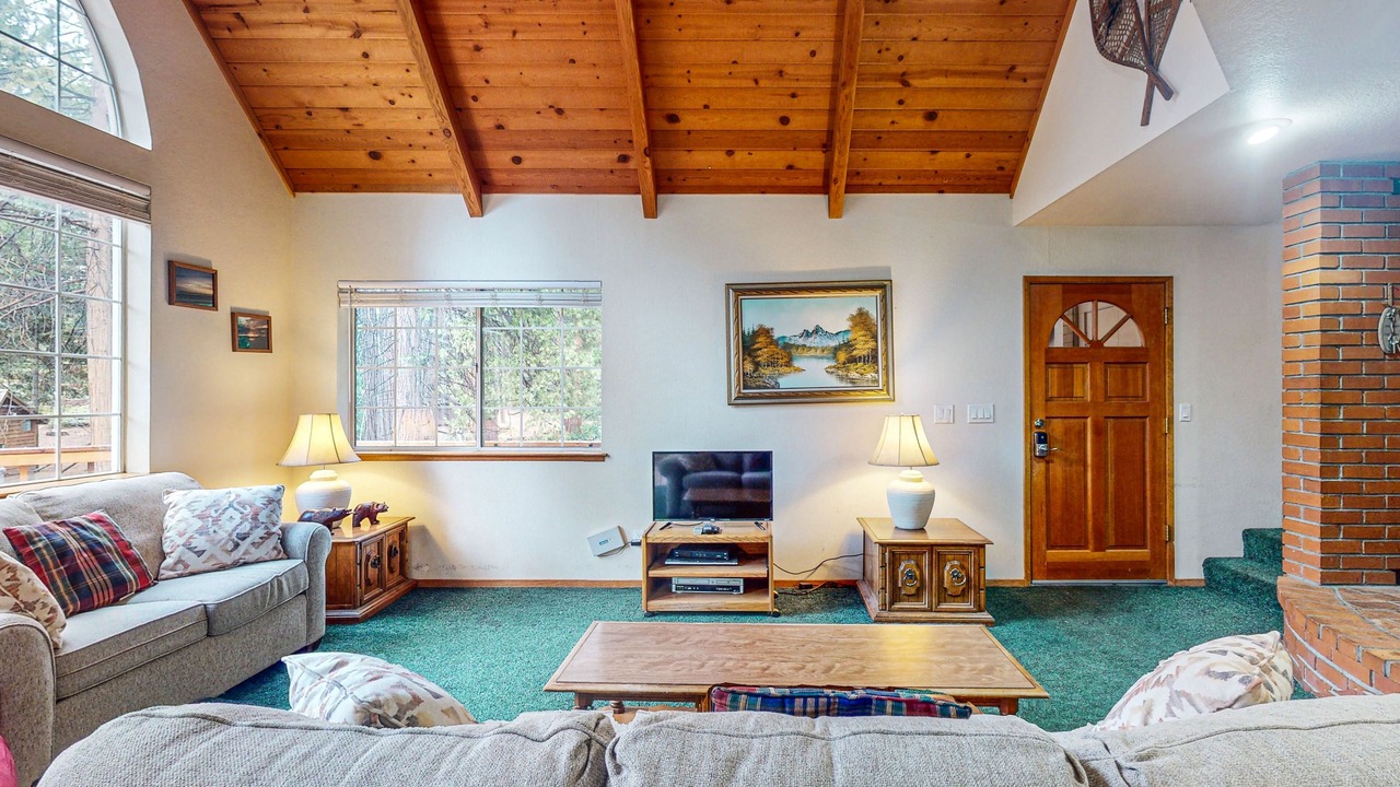 Photo of Livingroom in Shaver Lake