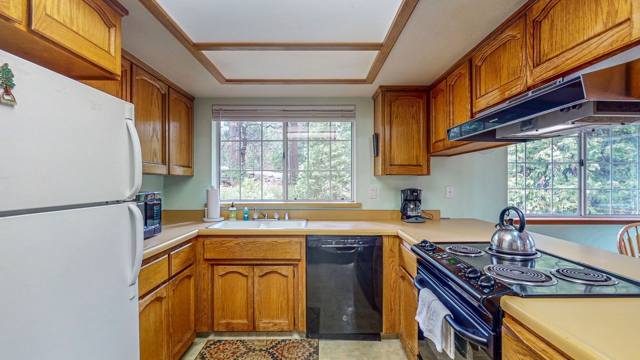 Photo of Kitchen in Shaver Lake