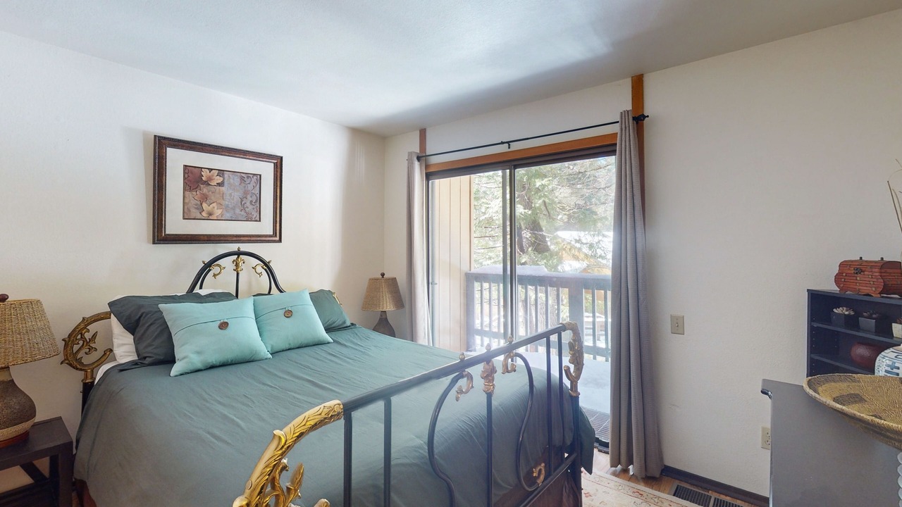 Photo of Bedroom in Shaver Lake