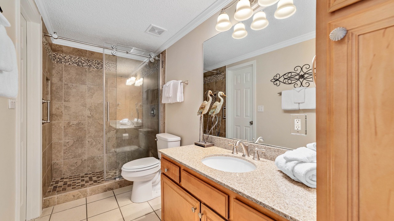 Photo of Bathroom in Orange Beach East