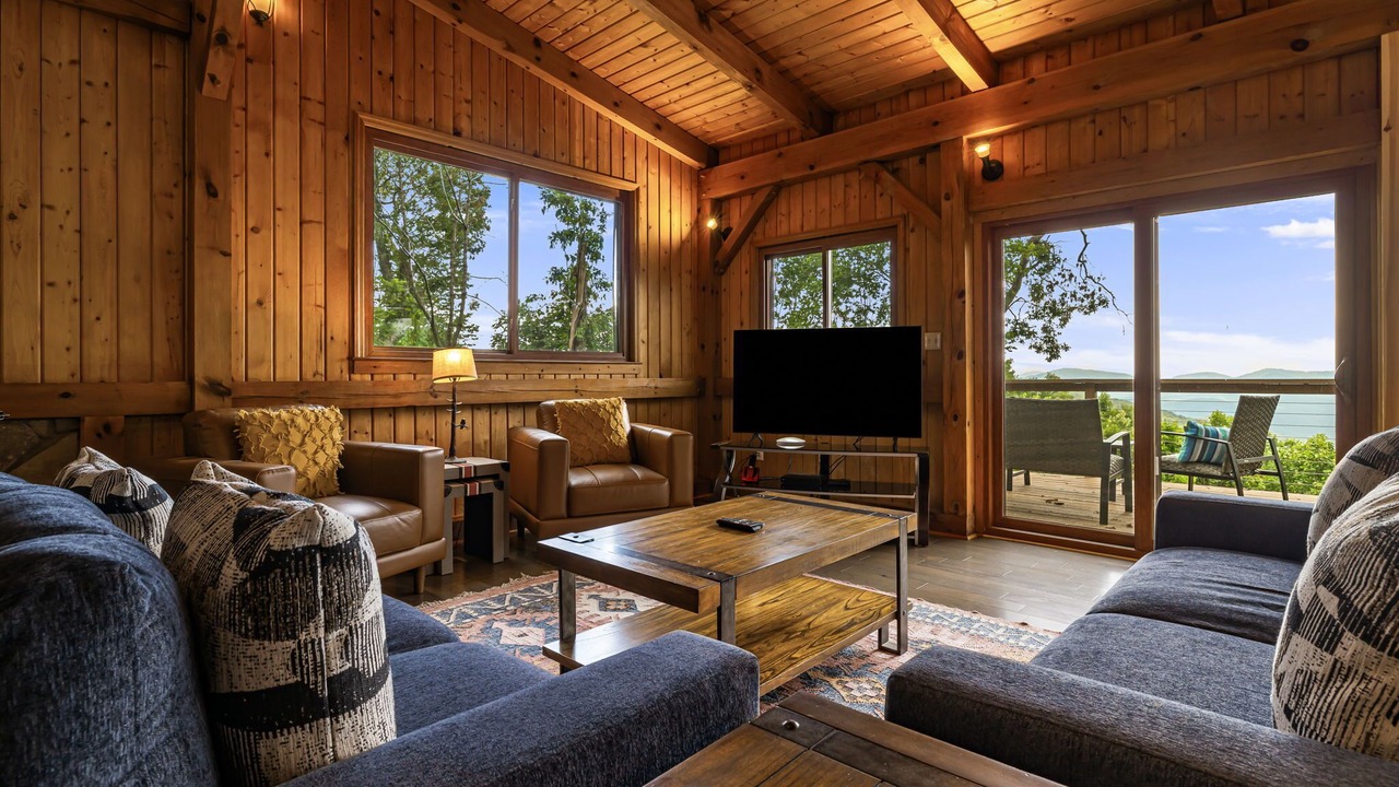 Photo of Livingroom in Asheville