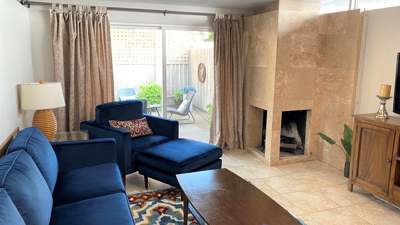 Photo of Livingroom in Altadena