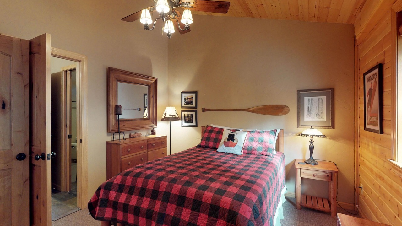 Photo of Bedroom in Lakeshore