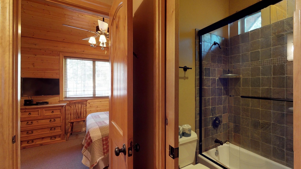 Photo of Bathroom in Lakeshore