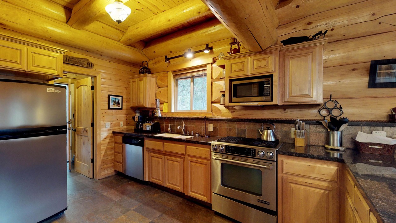 Photo of Kitchen in Lakeshore