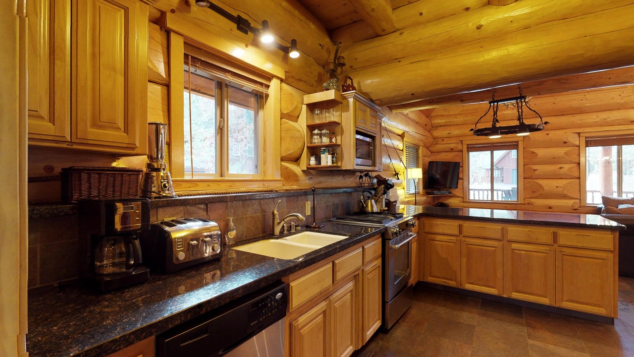 Photo of Kitchen in Lakeshore
