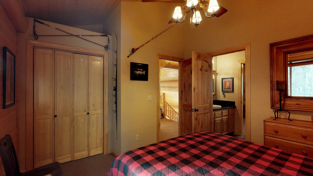 Photo of Bedroom in Lakeshore