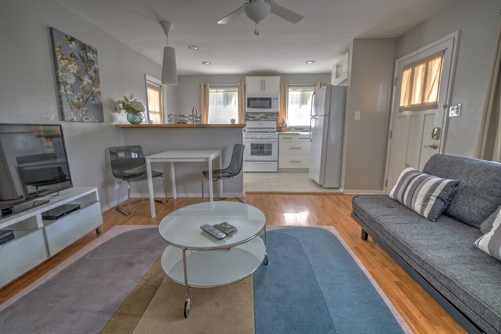Photo of Livingroom in North Central