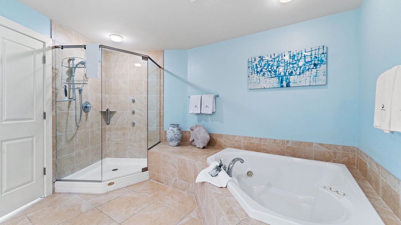 Photo of Bathroom in Orange Beach East