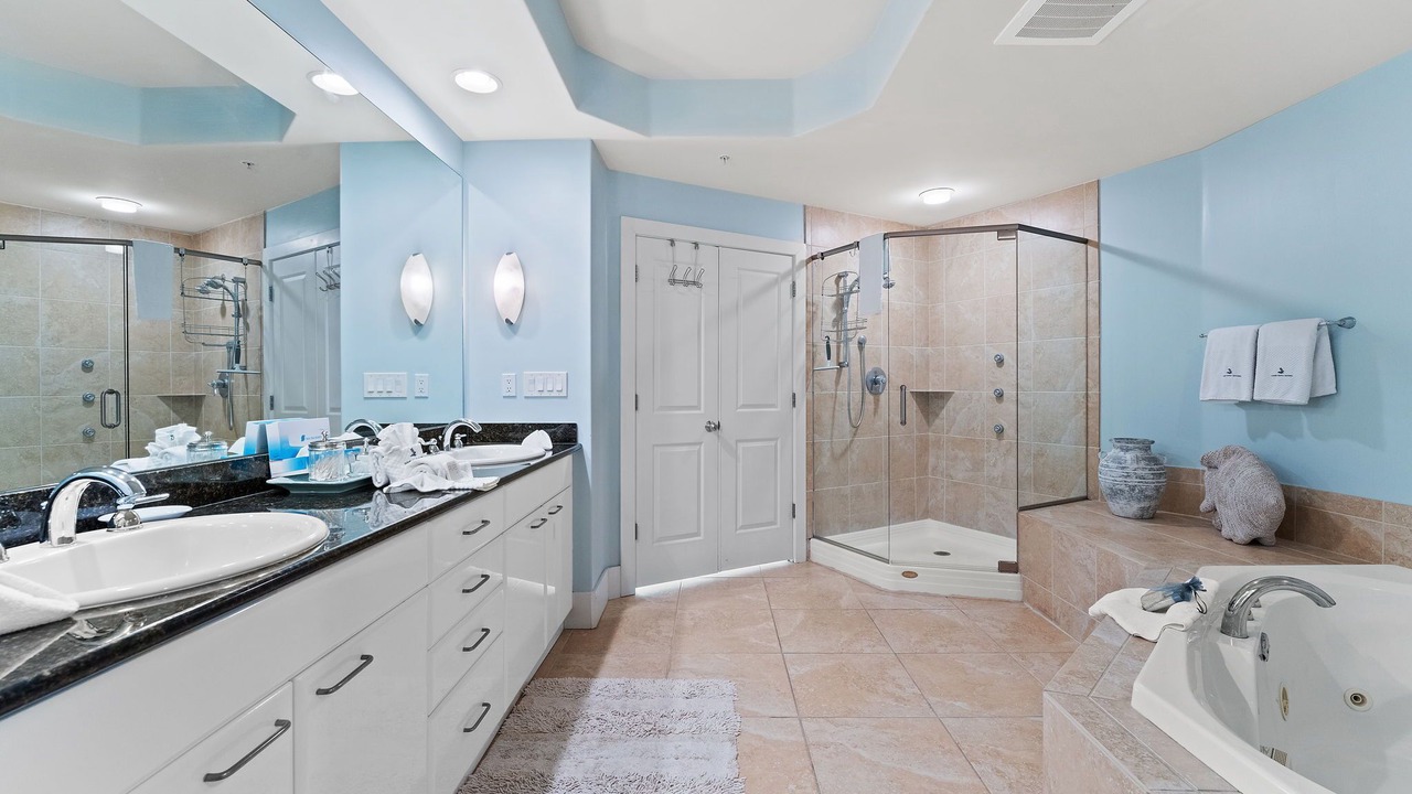 Photo of Bathroom in Orange Beach East