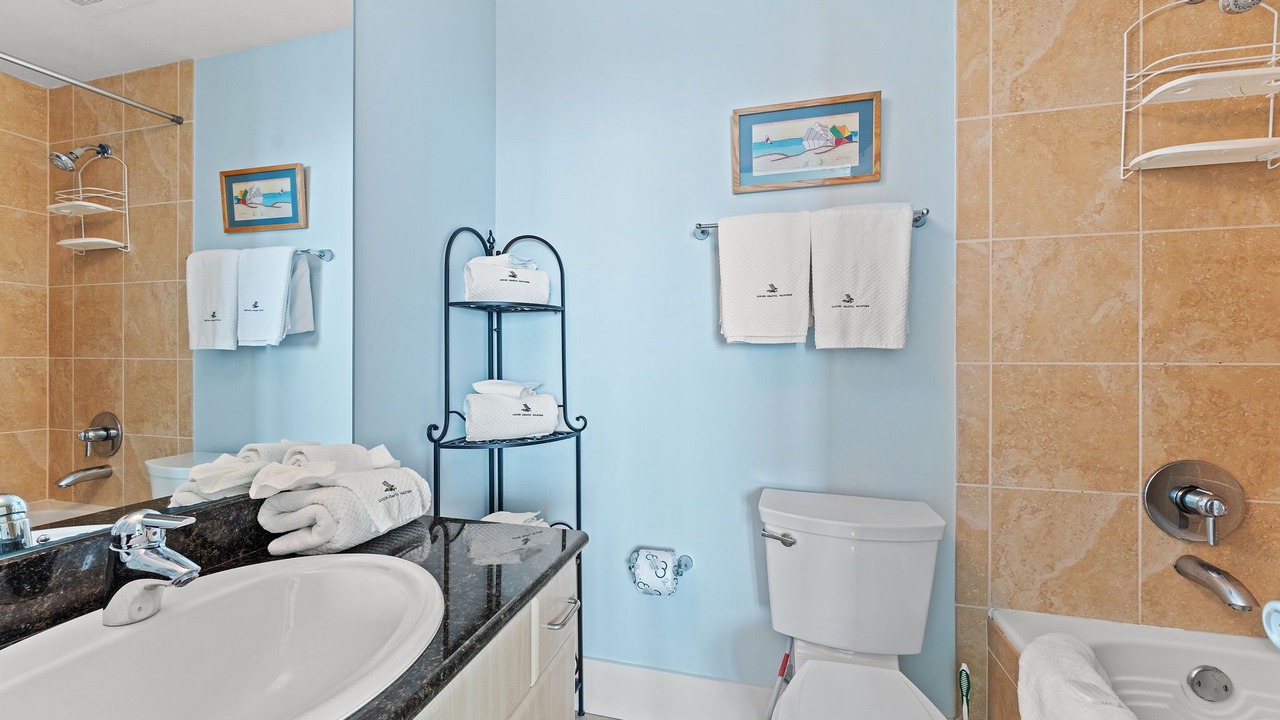 Photo of Bathroom in Orange Beach East