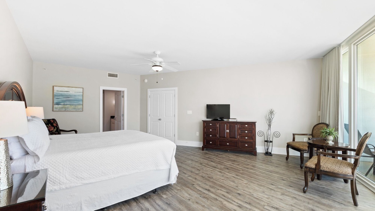 Photo of Bedroom in Orange Beach East