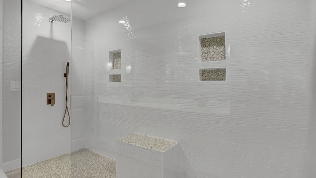 Photo of Bathroom in Orange Beach East