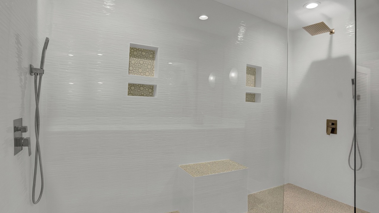 Photo of Bathroom in Orange Beach East