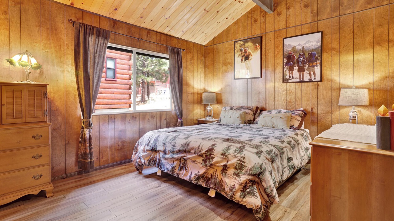 Photo of Bedroom in Big Bear City