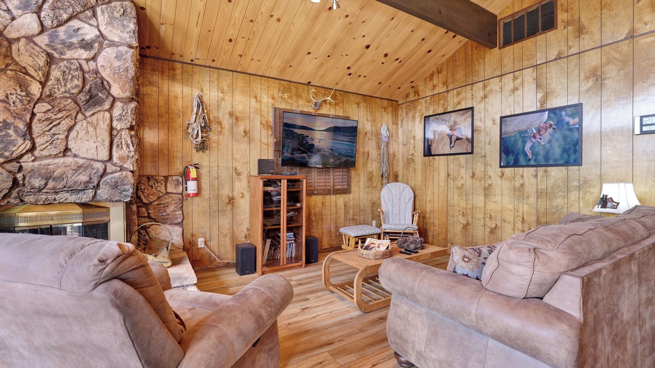 Photo of Livingroom in Big Bear City