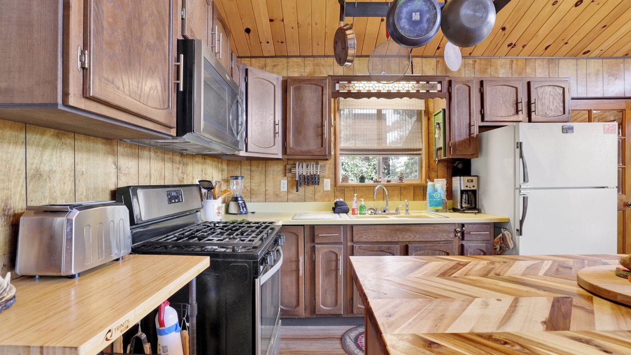 Photo of Kitchen in Big Bear City