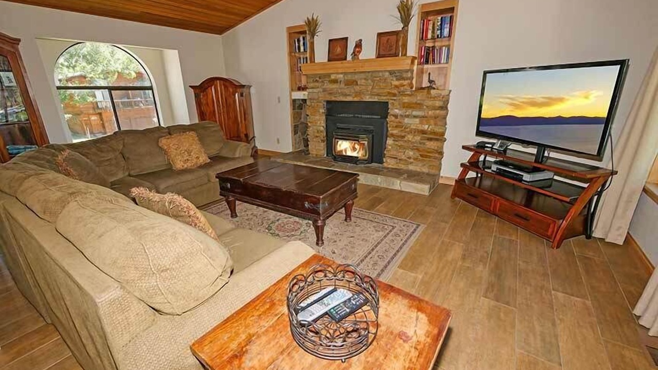 Photo of Livingroom in Tahoe Keys