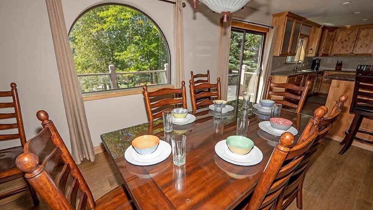 Photo of Livingroom in Tahoe Keys
