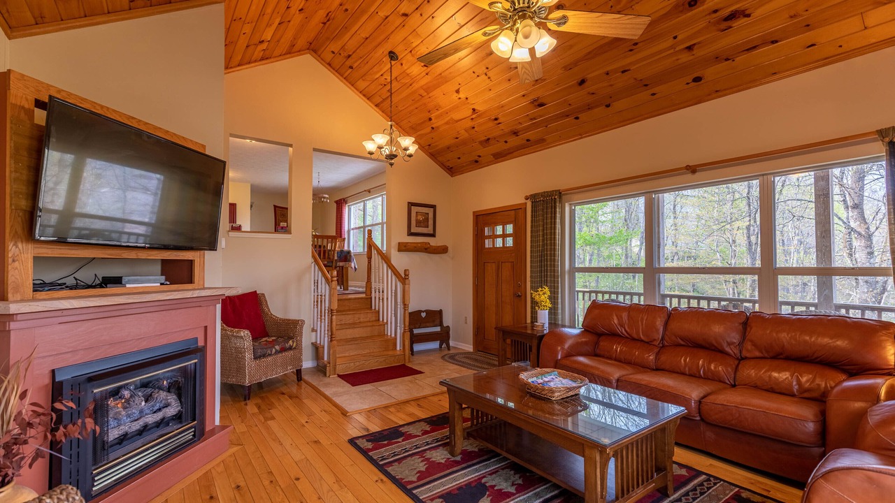 Photo of Livingroom in Blowing Rock