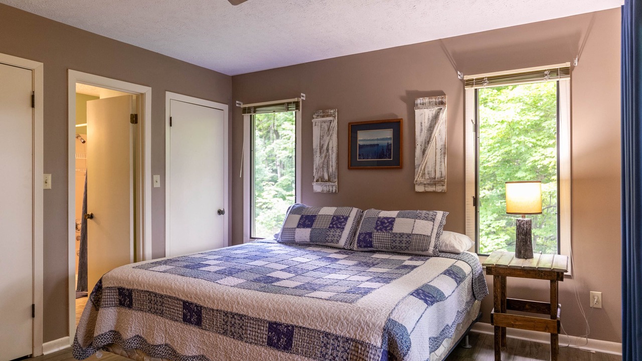 Photo of Bedroom in Seven Devils