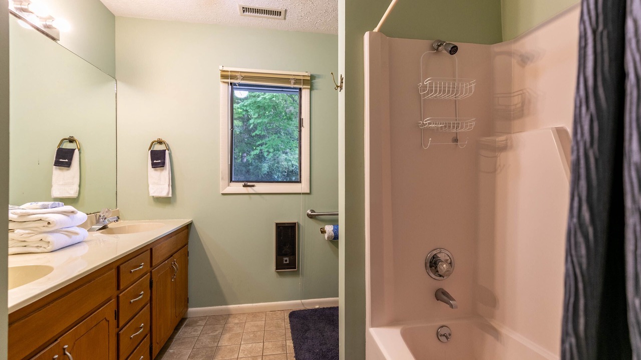 Photo of Bathroom in Seven Devils