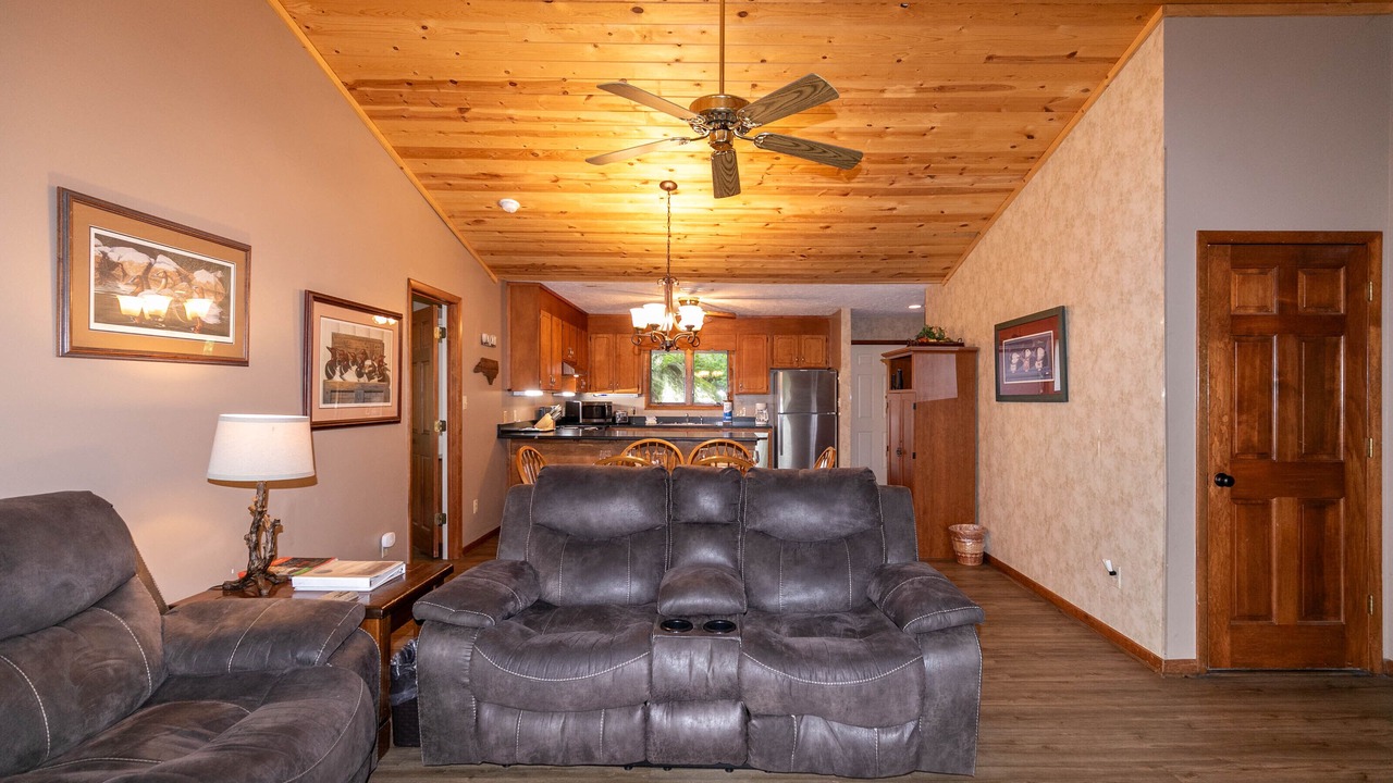 Photo of Livingroom in Seven Devils