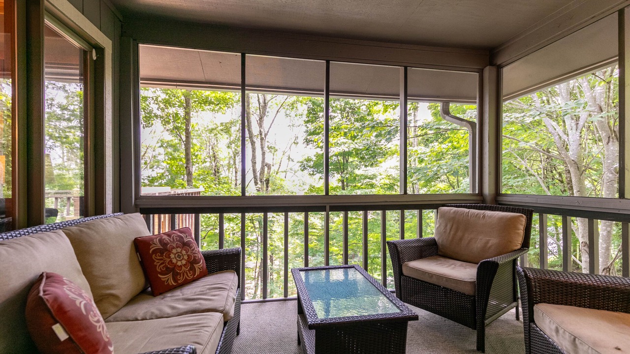 Photo of Livingroom in Seven Devils