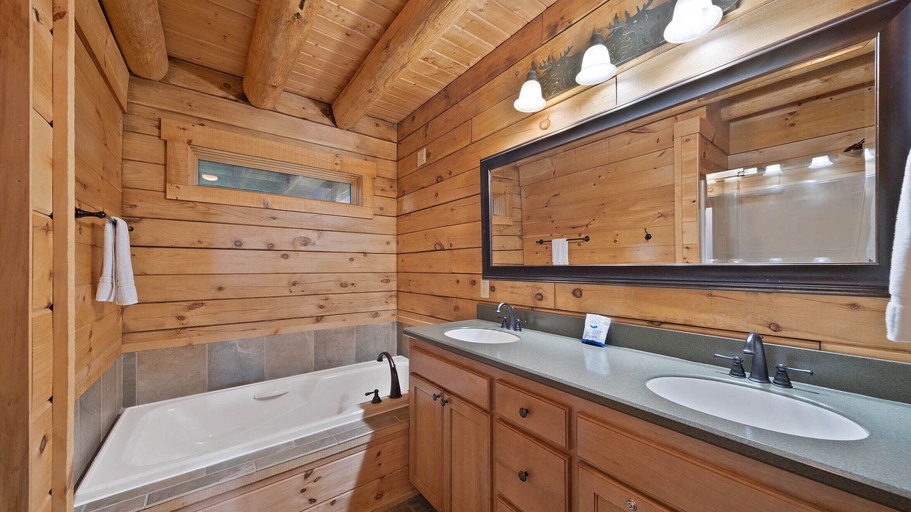 Photo of Bathroom in Seven Devils