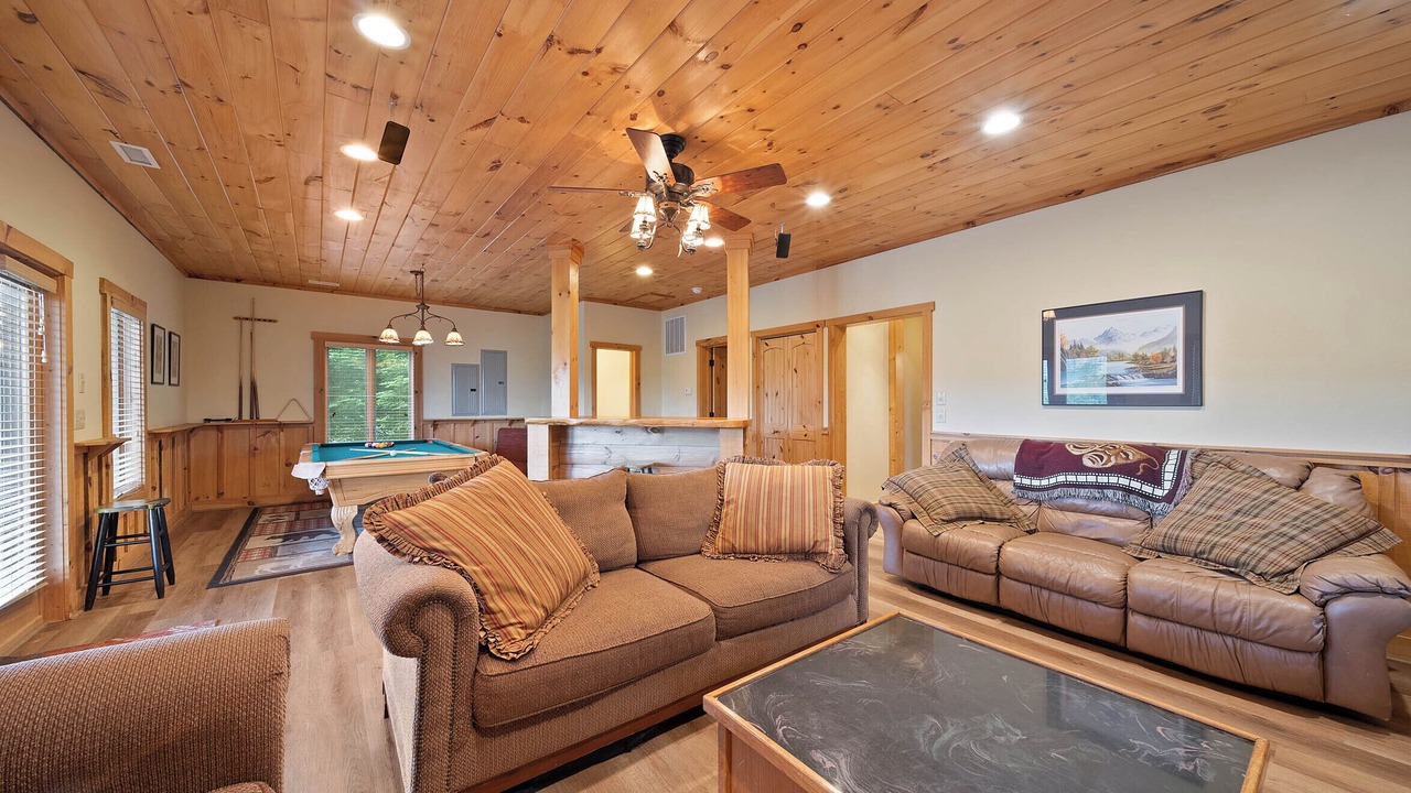Photo of Livingroom in Seven Devils