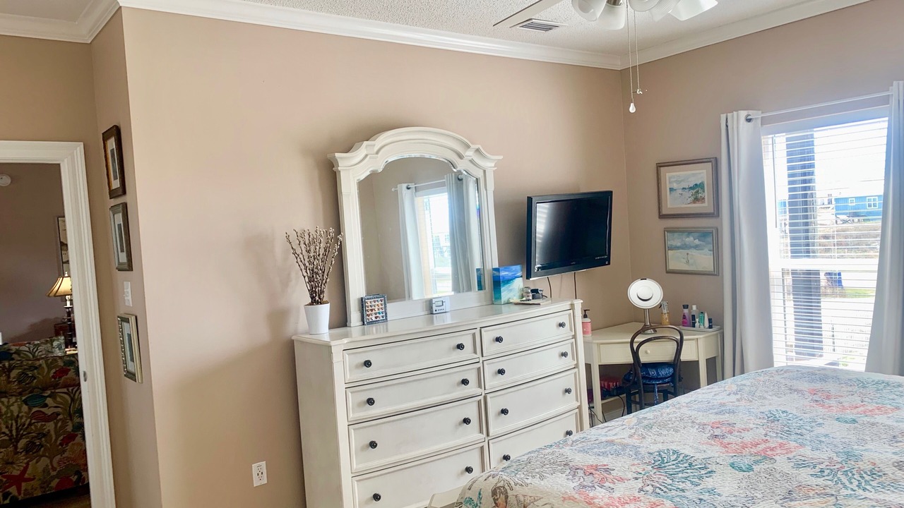 Photo of Bedroom in Silver Cay