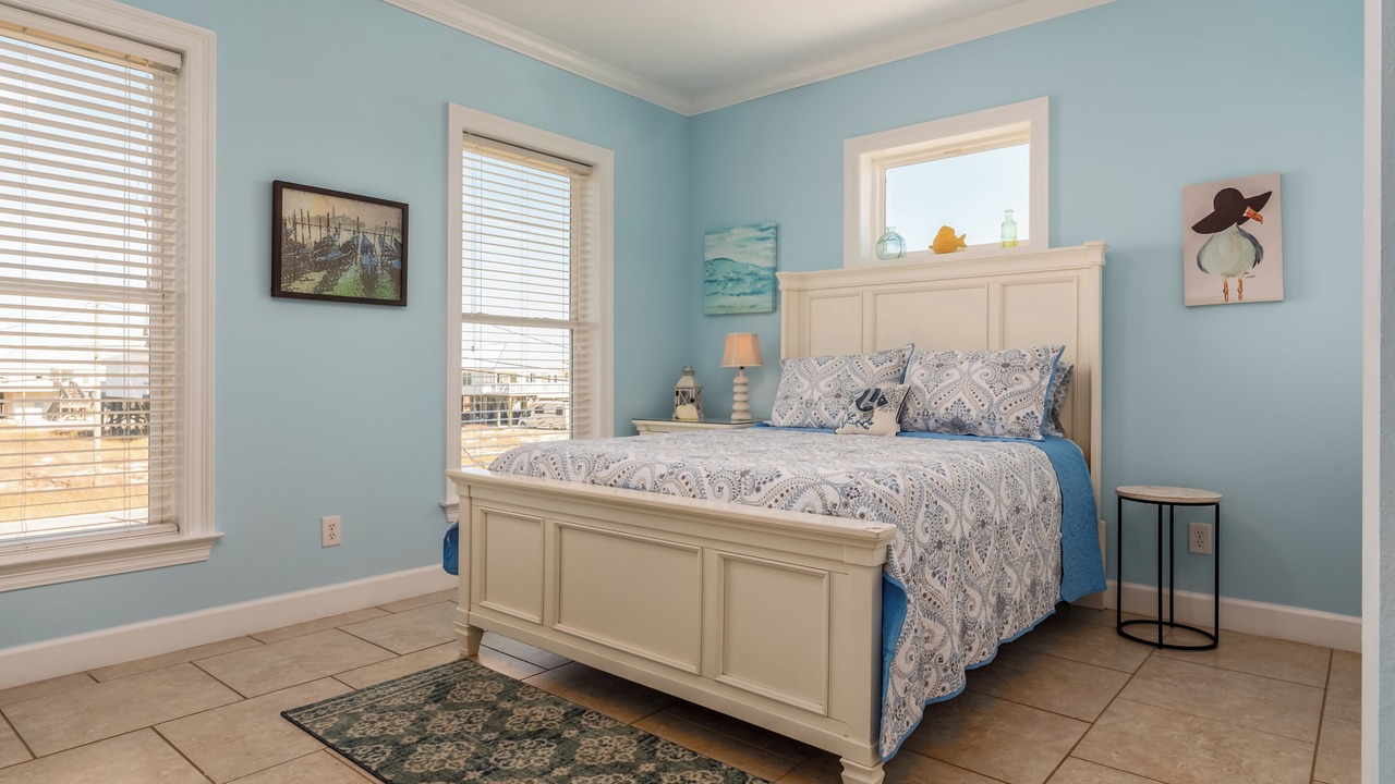 Photo of Bedroom in Dauphin Island