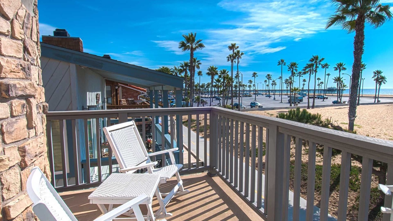 Photo of Patio Balcony in Balboa Peninsula