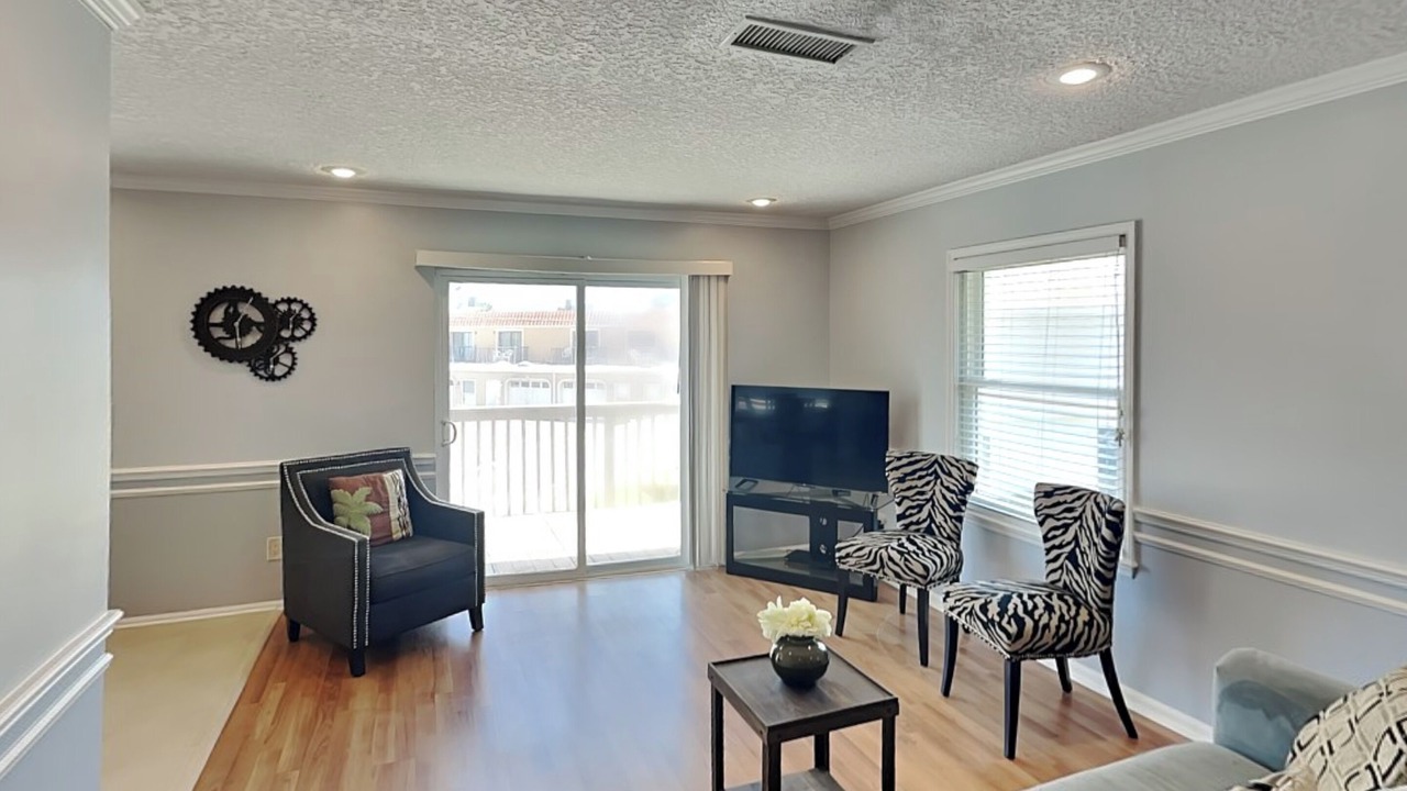 Photo of Patio Balcony in Surfcrest Village