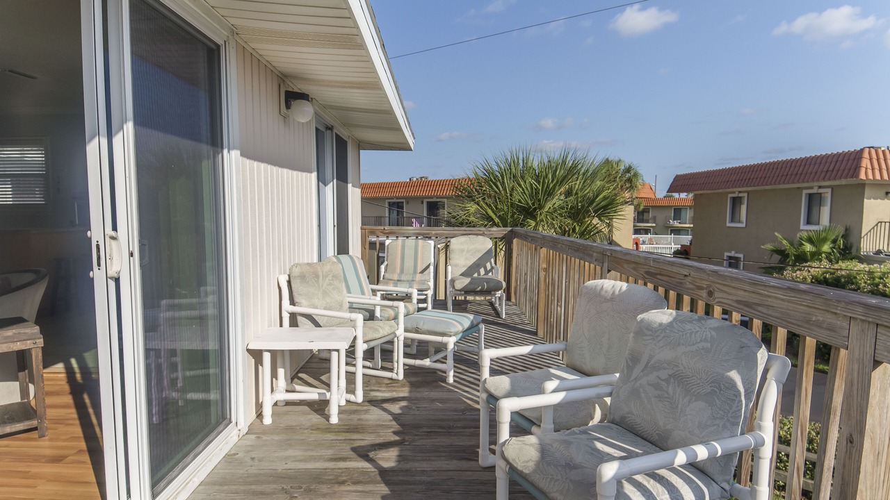 Photo of Patio Balcony in Surfcrest Village