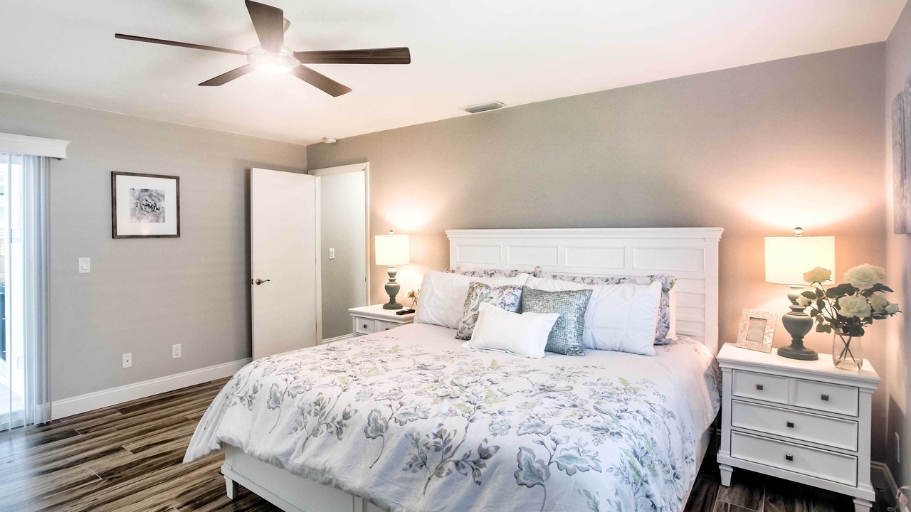 Photo of Bedroom in Naples Park