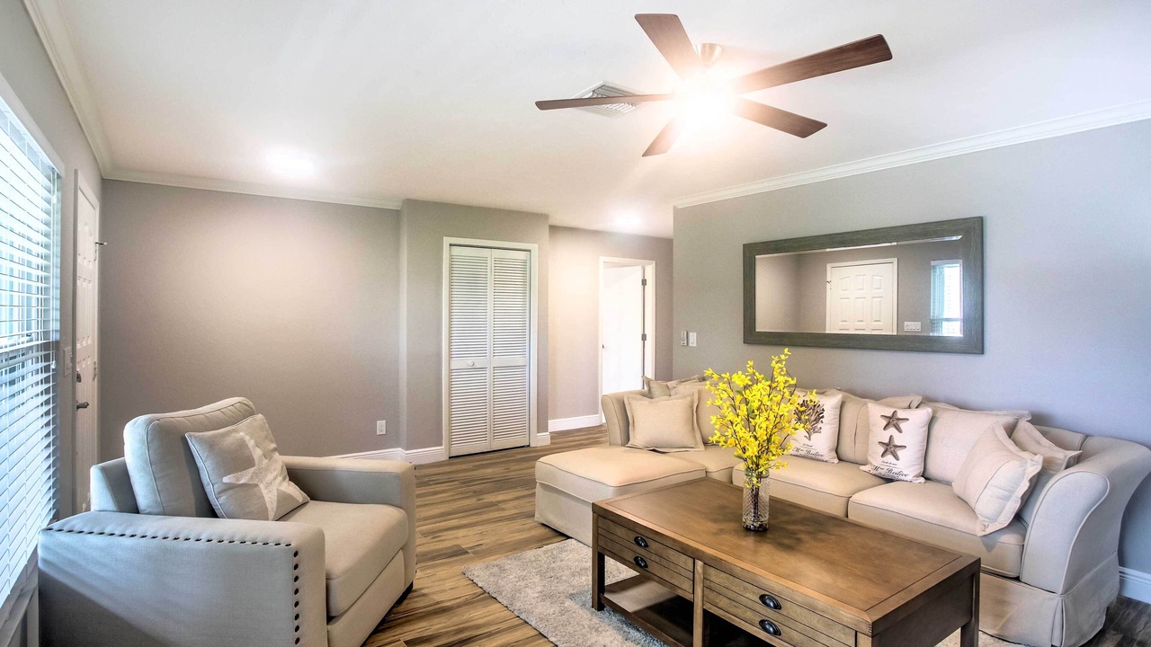 Photo of Livingroom in Naples Park