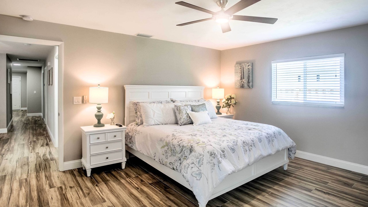 Photo of Bedroom in Naples Park