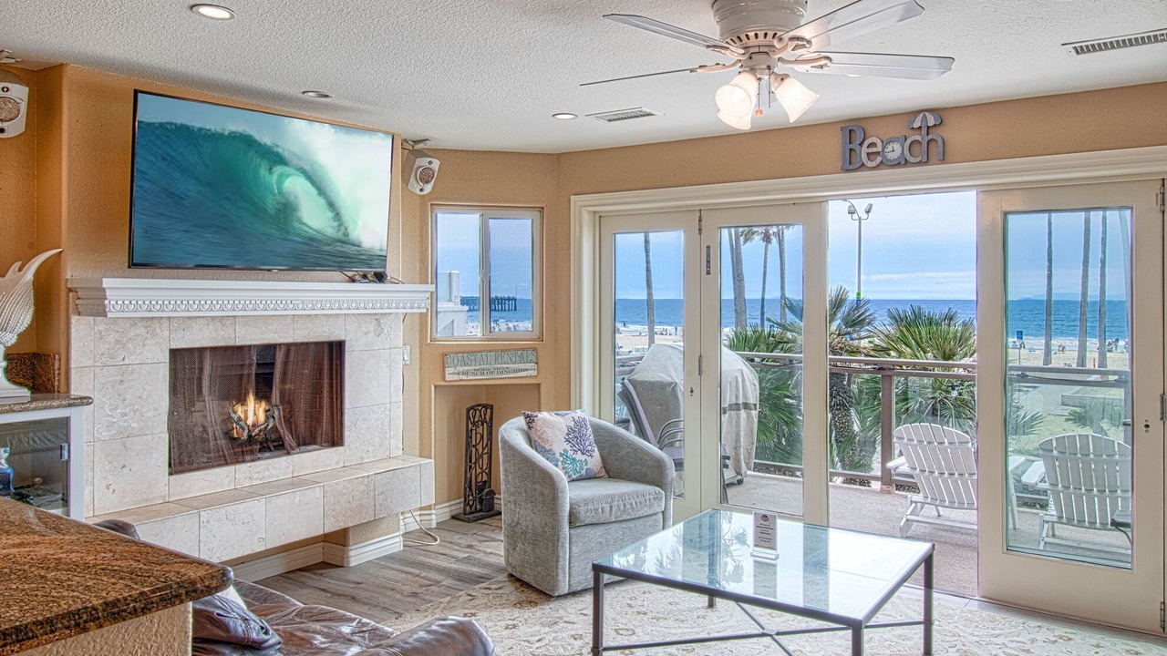 Photo of Livingroom in Balboa Peninsula