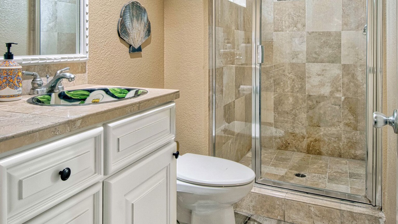 Photo of Bathroom in Balboa Peninsula