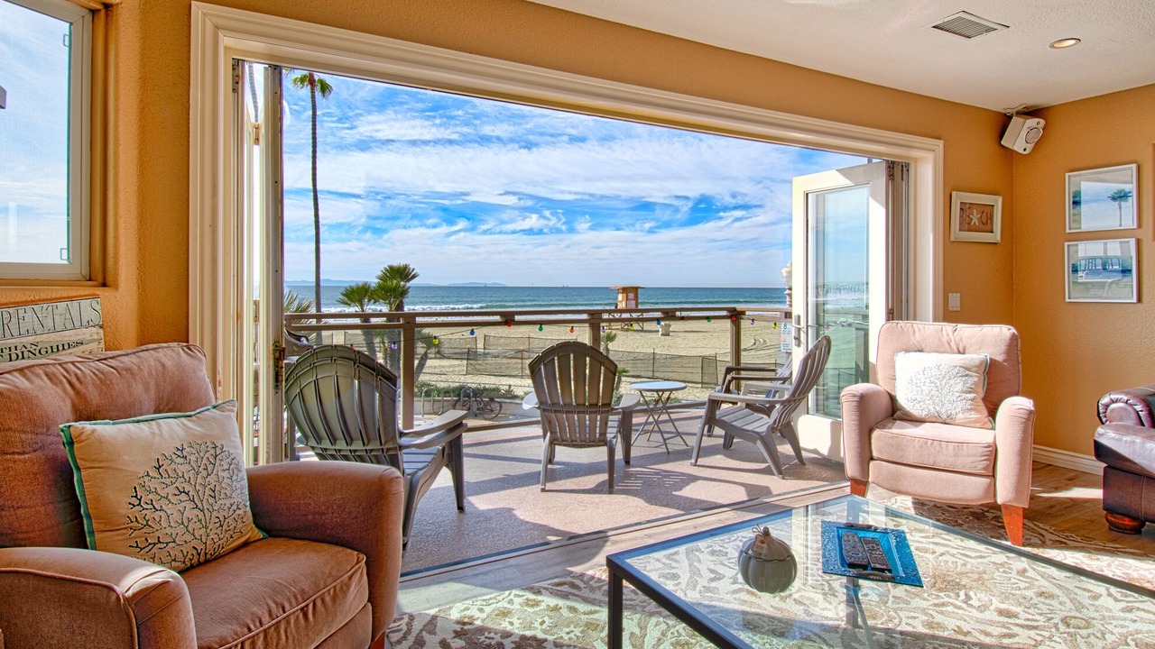Photo of Livingroom in Balboa Peninsula