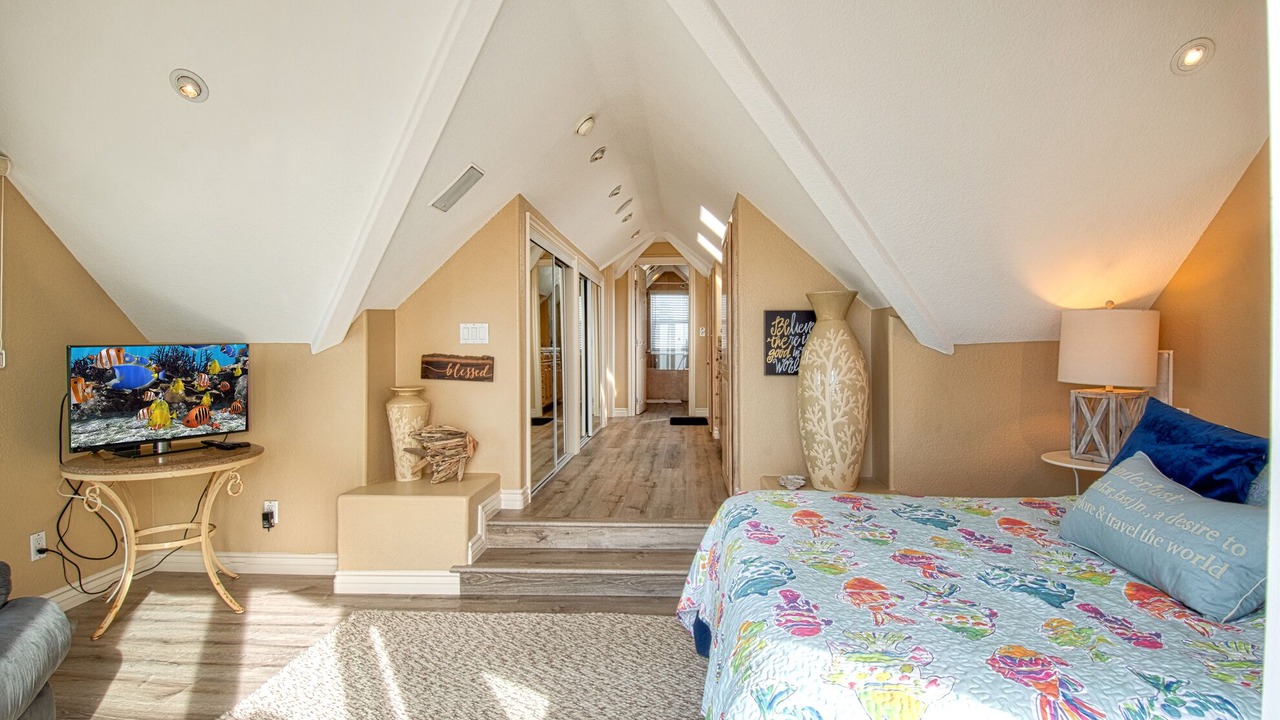 Photo of Bedroom in Balboa Peninsula